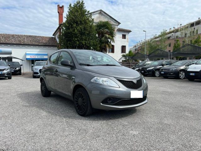 LANCIA Ypsilon 1.0 FireFly 5 porte S&amp;S Hybrid Ecochic Silver