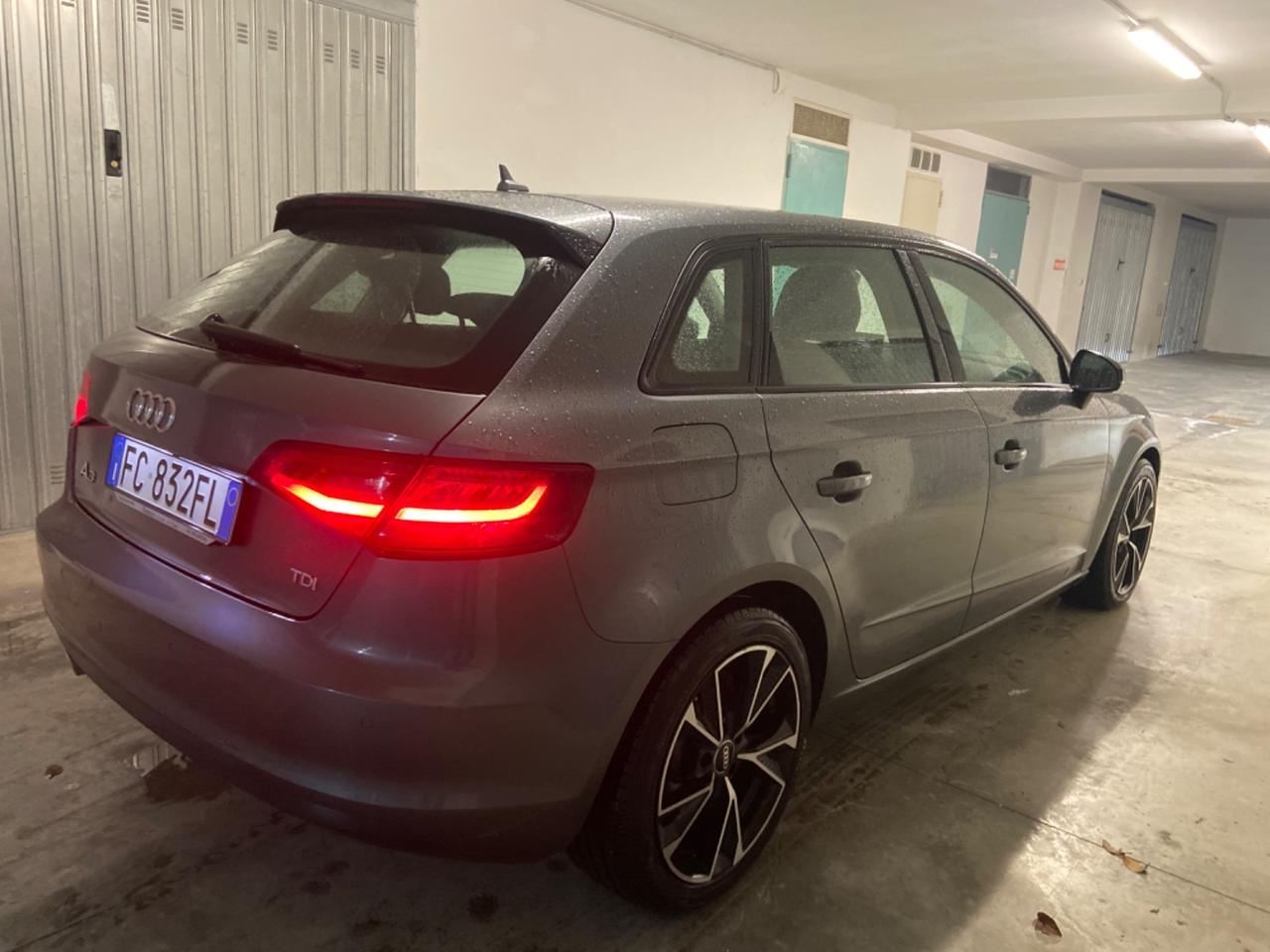 Audi A3 1.6 TDI diesel S tronic Ambition