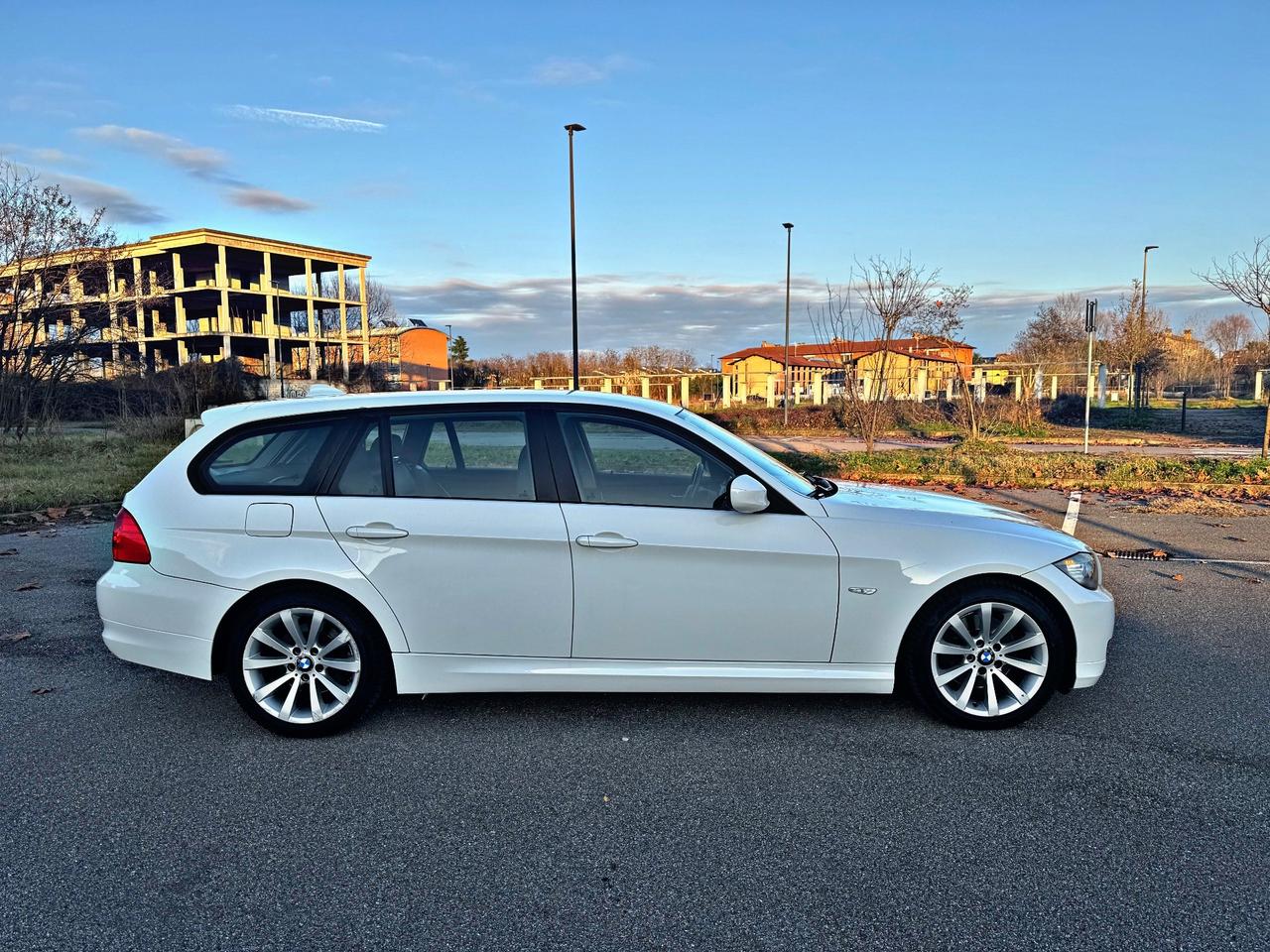 Bmw 318d cat Touring Attiva 143cv FL Unico Proprietario