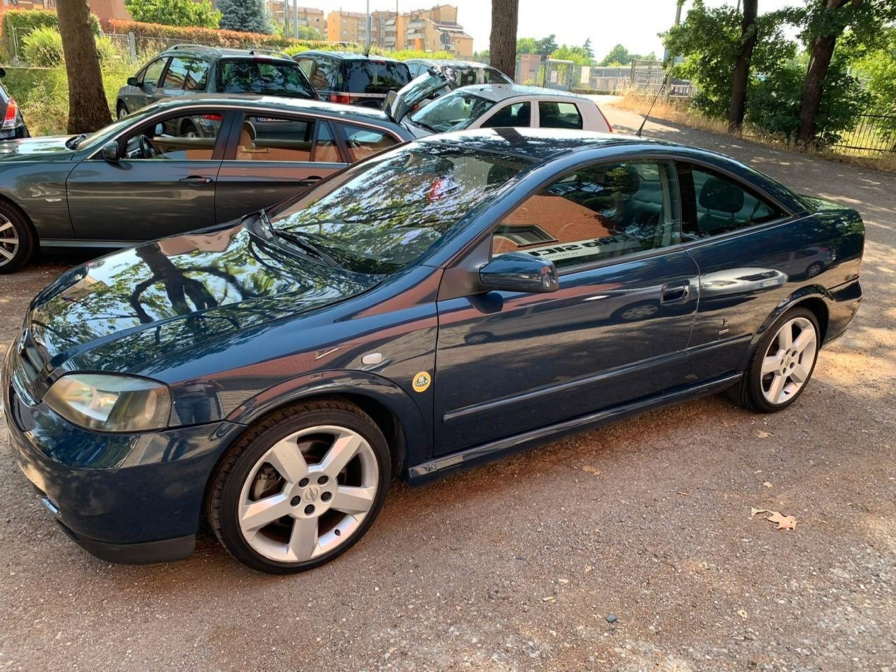 Opel Astra Coupé 2.0i Turbo 16V cat