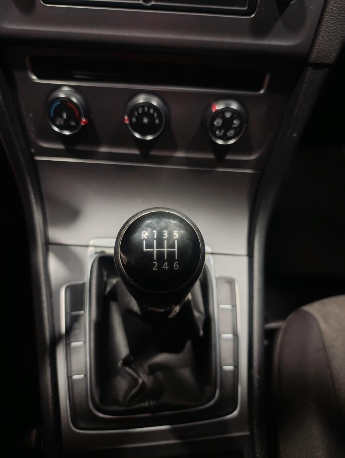 Volkswagen Golf 7 del 2013 - 1200 benzina anche neopatentati -