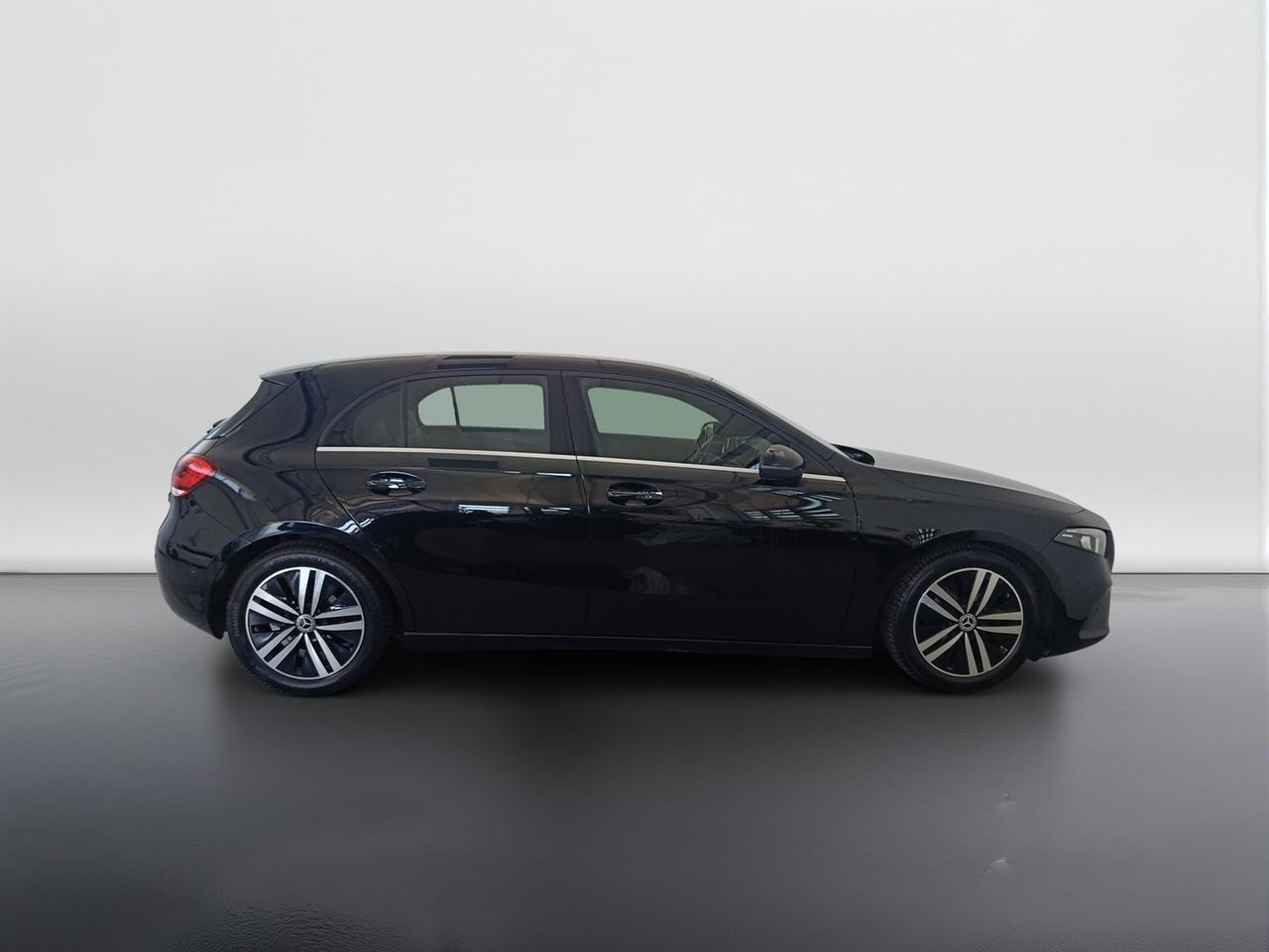 Mercedes-Benz Classe A - W177 2018 - A 180 d Sport Light auto