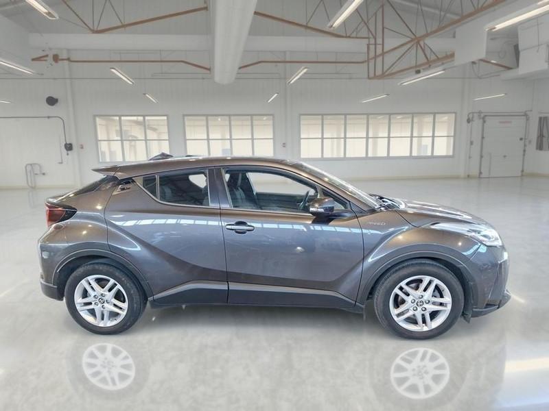 TOYOTA C-HR 1.8H 98CV E-CVT Business