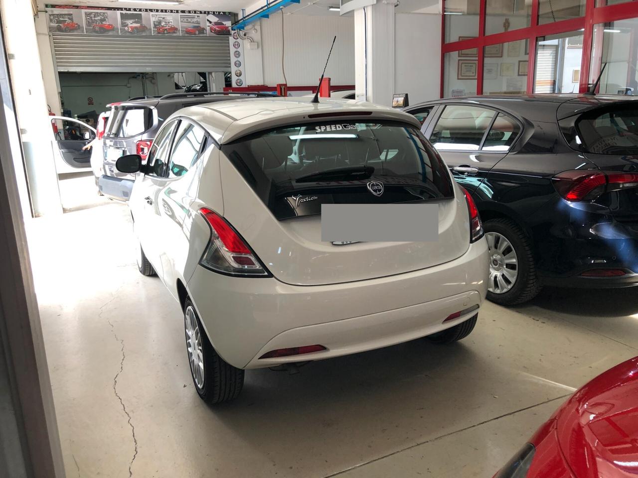 Lancia Ypsilon 1.3 MJT 16V 95 CV 5 porte S&S Silver