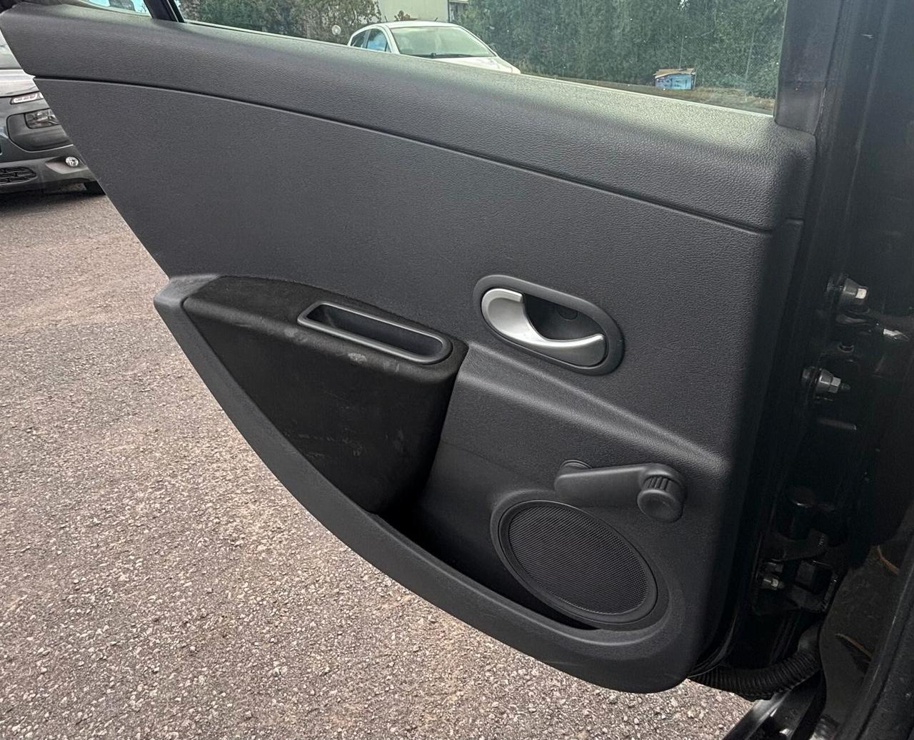 Renault Clio 1.2 16V 5 porte Luxe