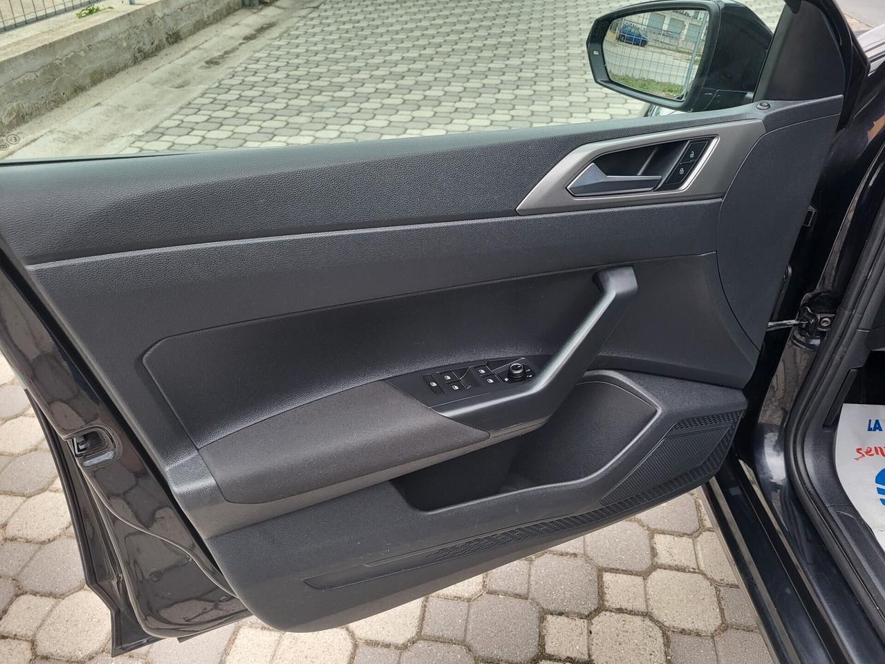 Volkswagen Polo 1.0 FULL OPTIONALS- ANDROID AUTO / APPLE CAR PLAY