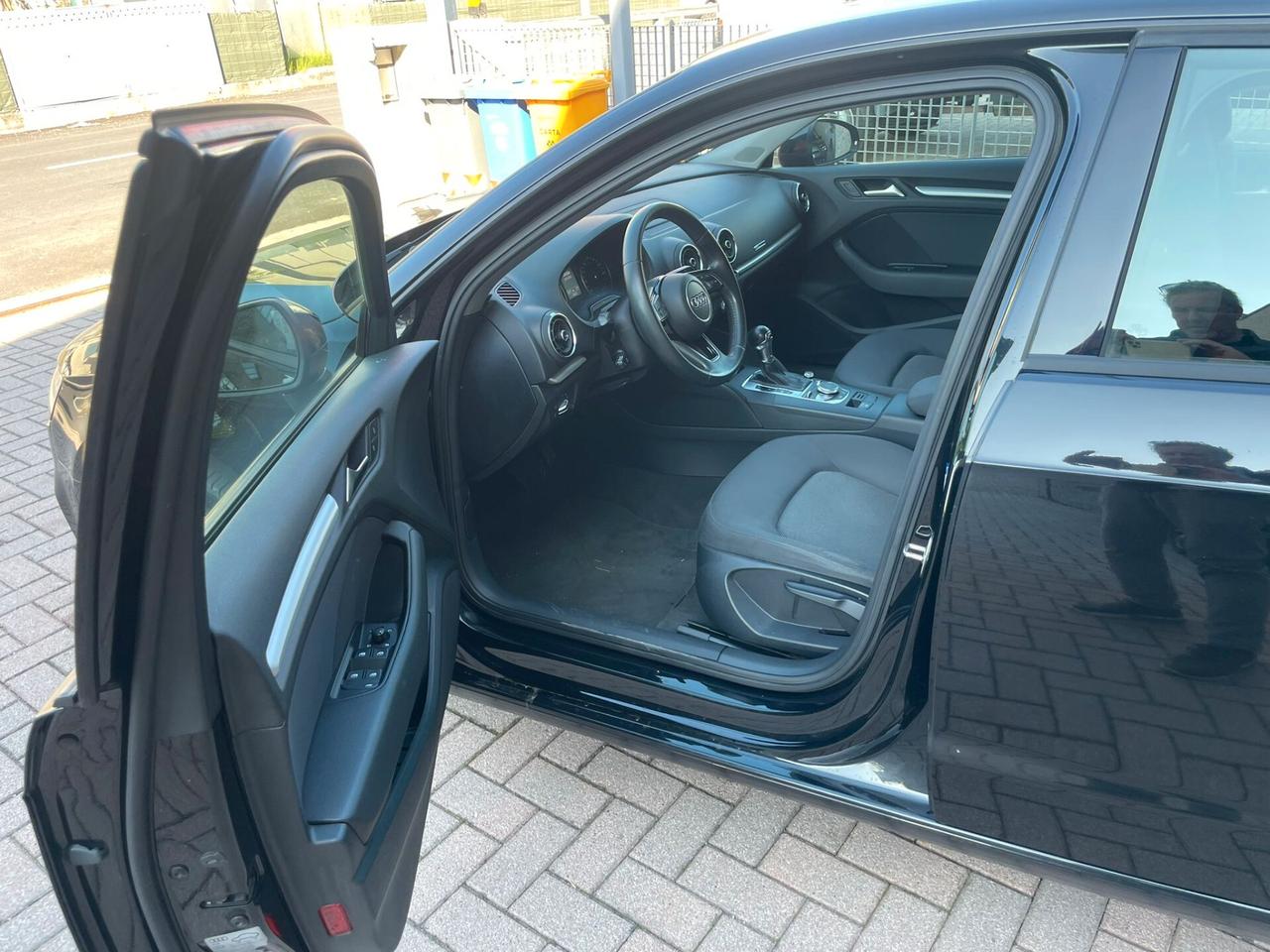 Audi A3 1.6 TDI 116 CV S tronic Sport ok neopatentati