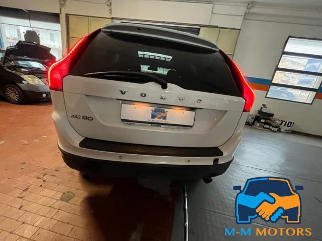 VOLVO XC60 D5 AWD Geartronic Summum