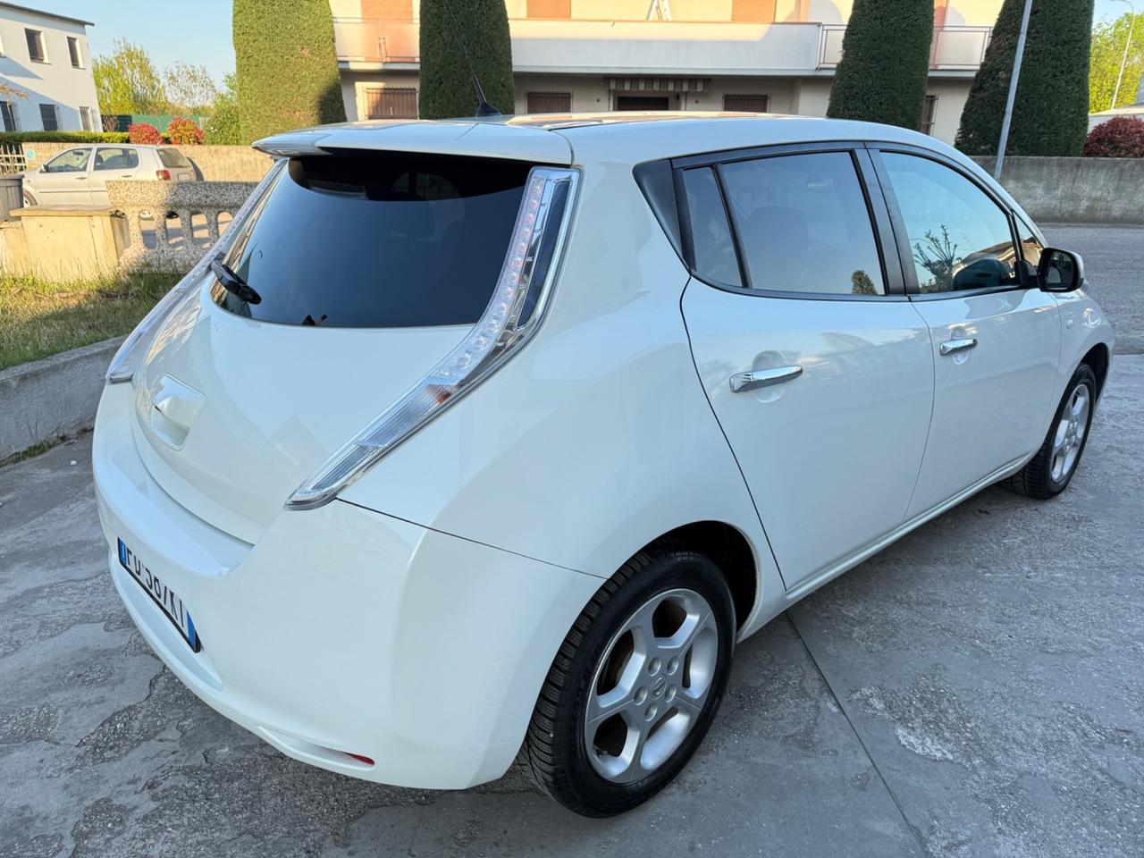 Nissan Leaf Tekna 30KWh Solar pack Spoiler 2016