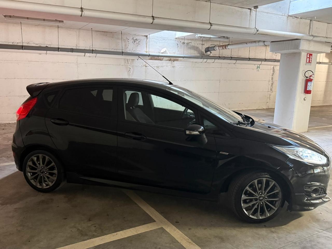 Ford Fiesta 1.5 TDCi 95CV 5 porte Black& White Edition