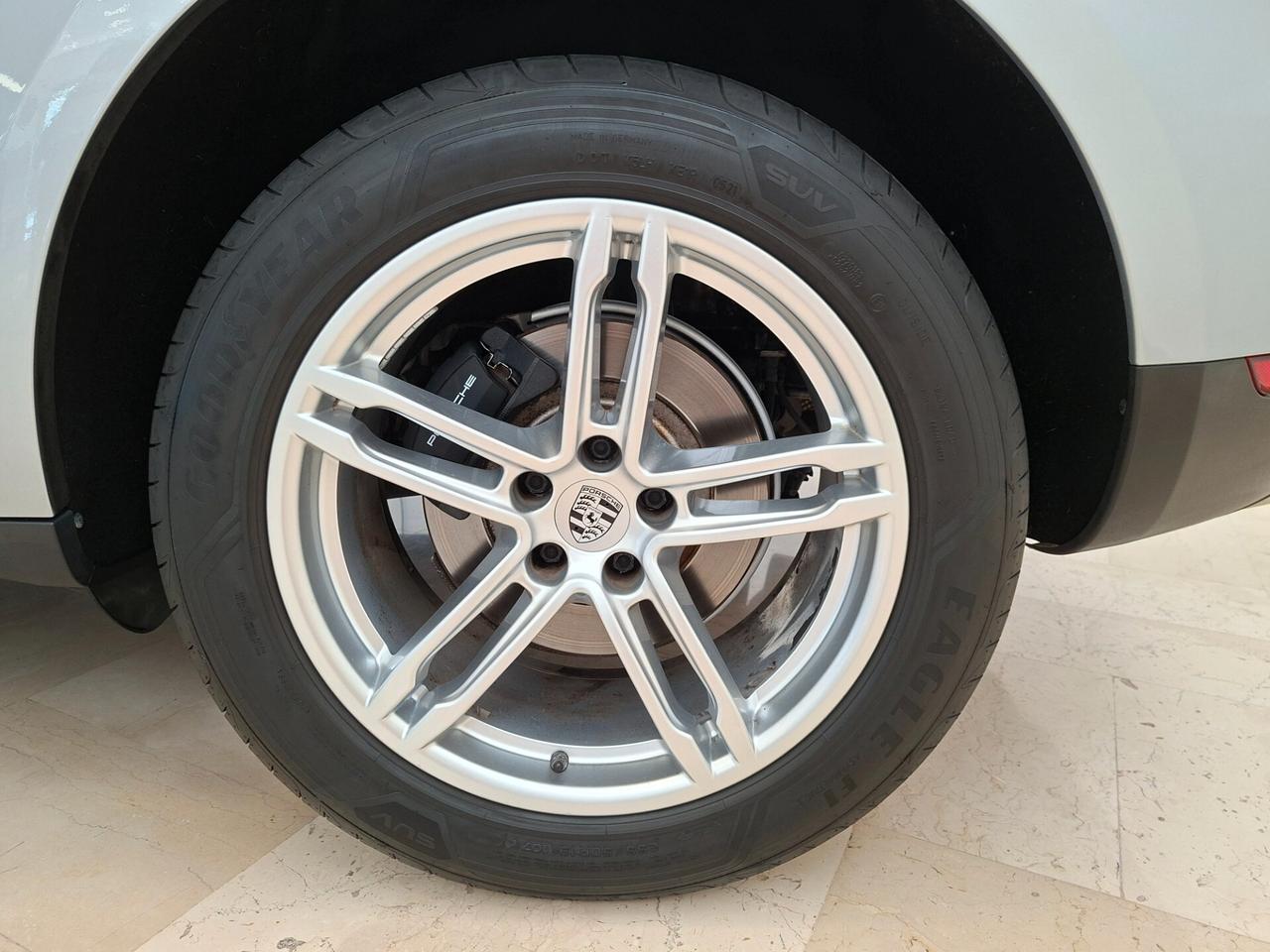Porsche Macan 2.0 245CV PDK Tagliandata Porsche IVA ESPOSTA