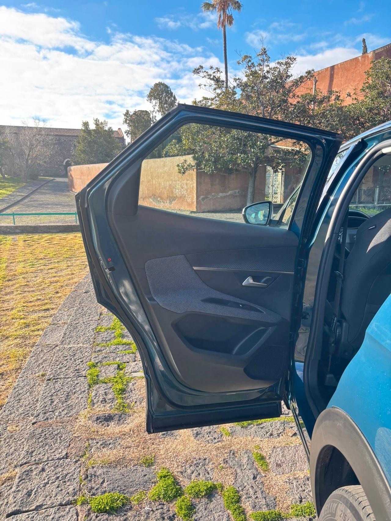 Peugeot 3008 BlueHDi 130 S&S EAT8 Active Pack