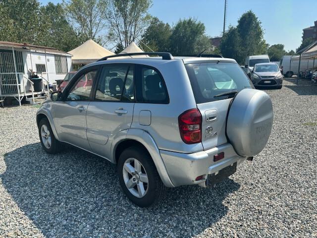 Toyota RAV 4 RAV4 2.0 Tdi D-4D cat 5 porte passo lungo