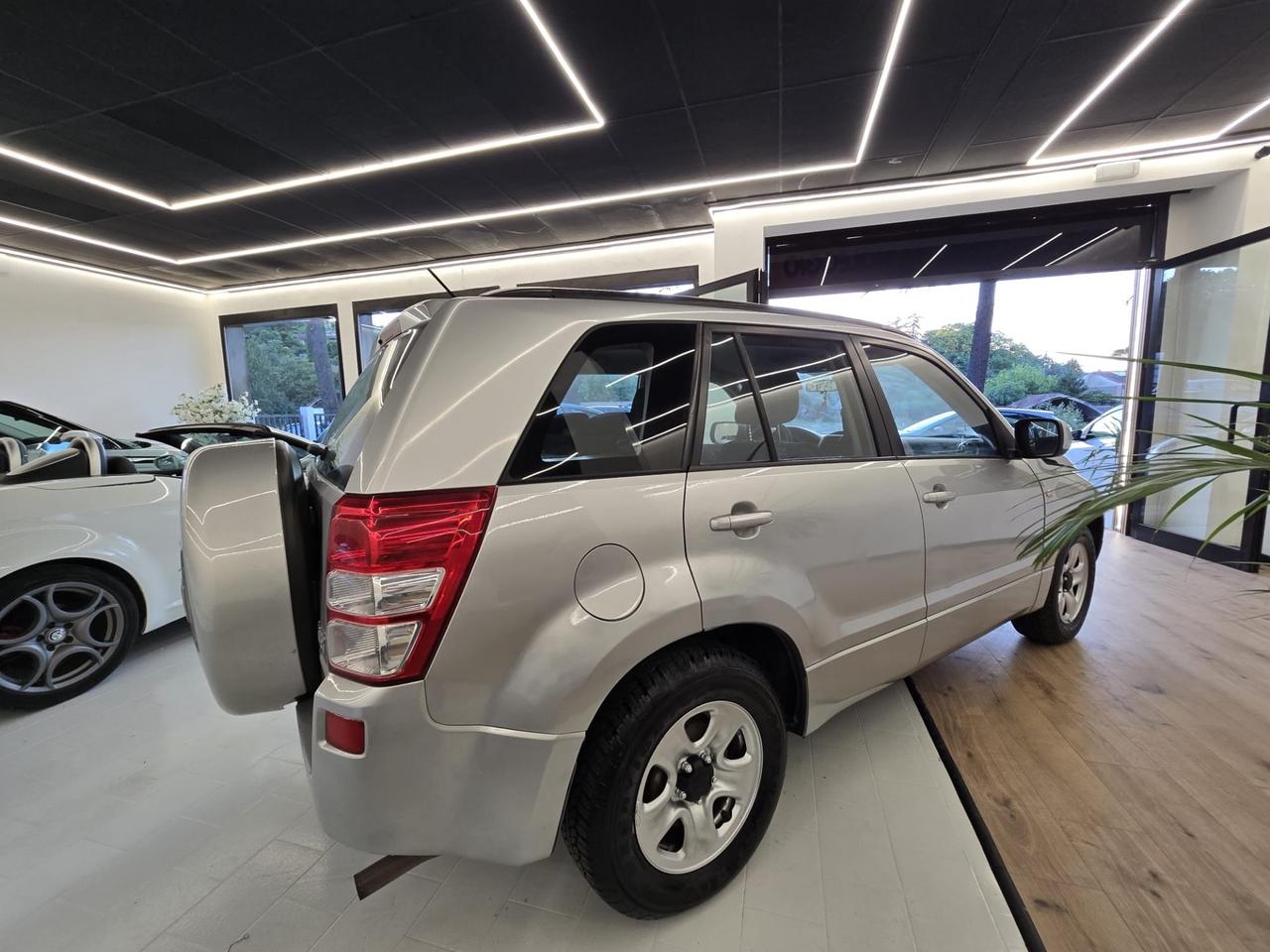 Suzuki Grand Vitara 2.0 16V 5 gpl