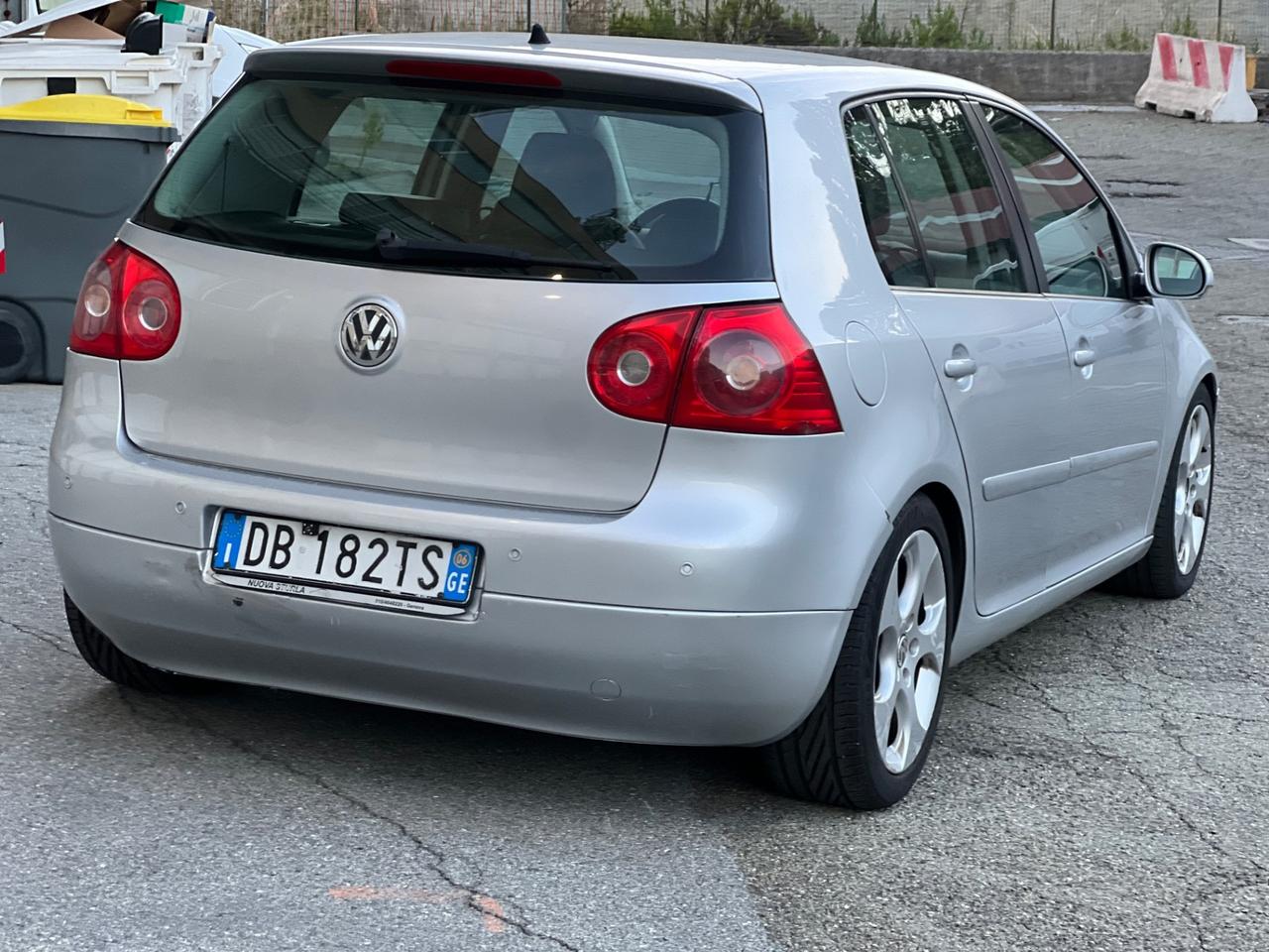 Volkswagen Golf 2.0 16V TDI 5p. Sportline interni in pelle