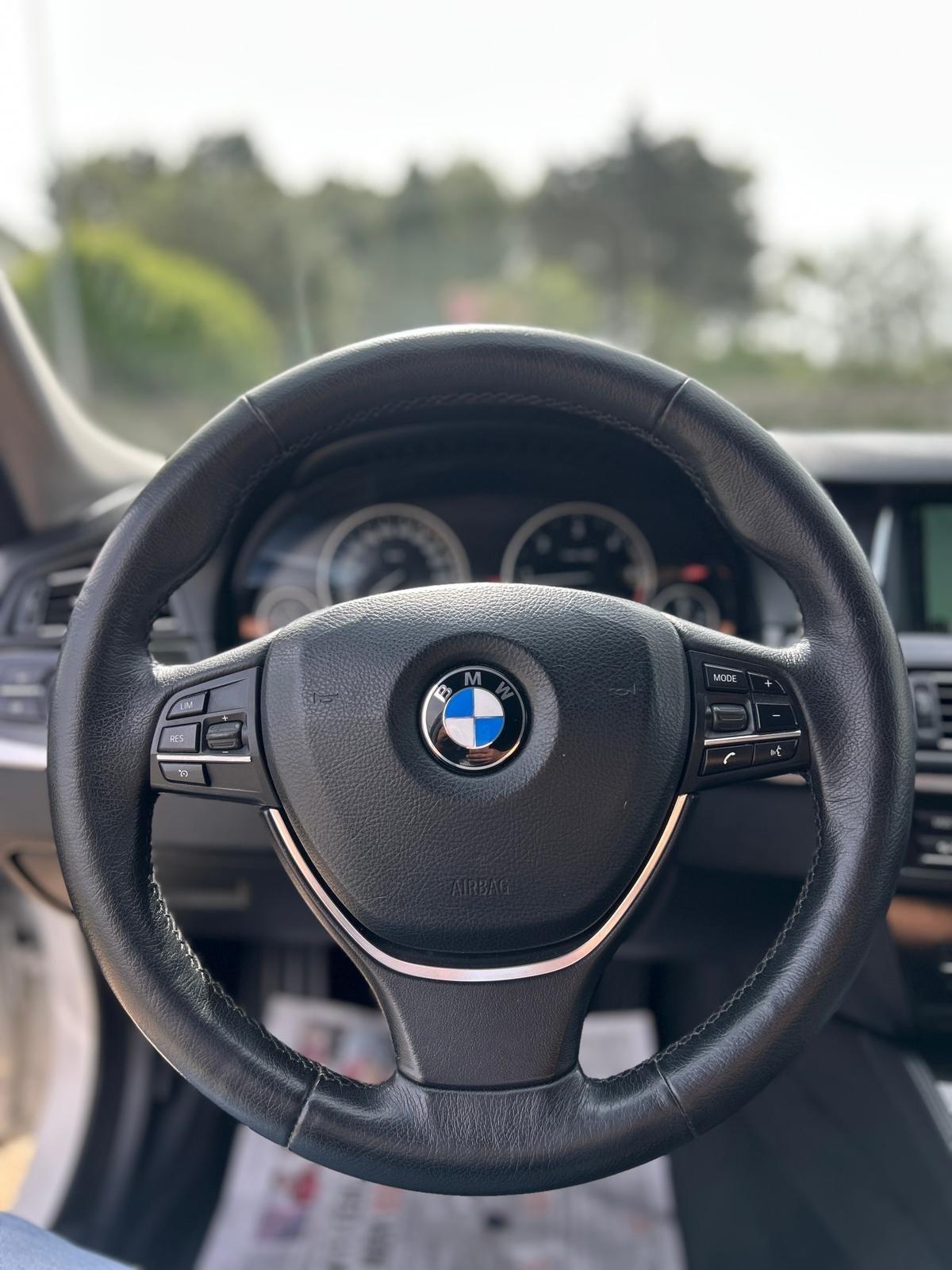 Bmw 520d Touring Luxury-2013