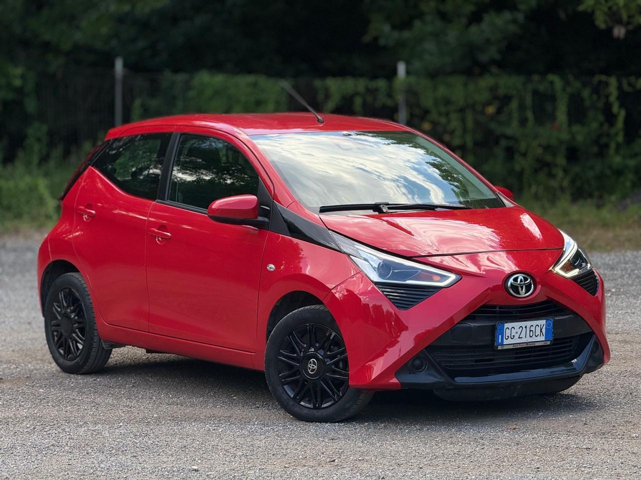 Toyota Aygo Connect 1.0 VVT-i 72 CV 5 porte x-clusiv