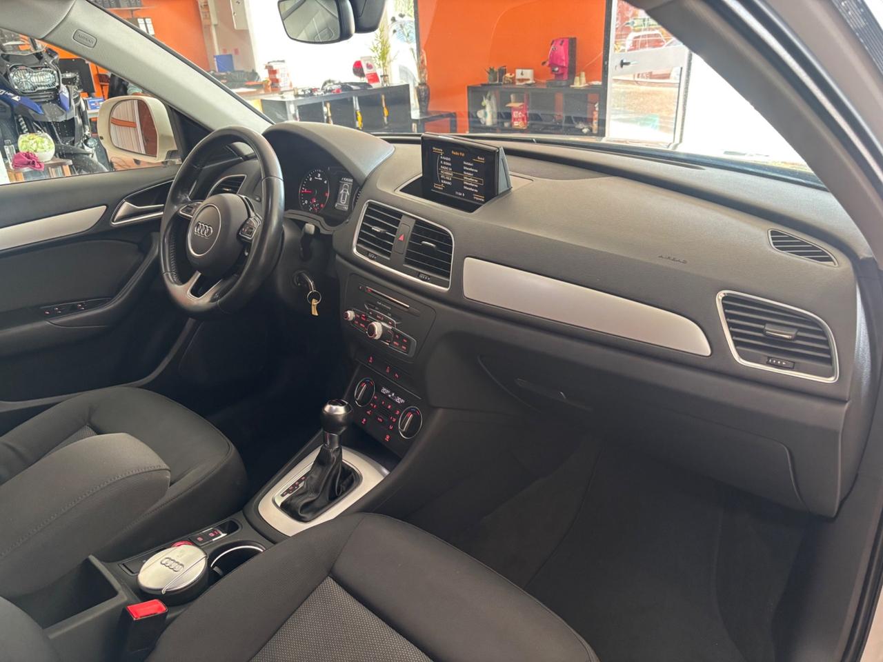 Audi Q3 2.0 TDI 120 CV Sport xeno navi automatica