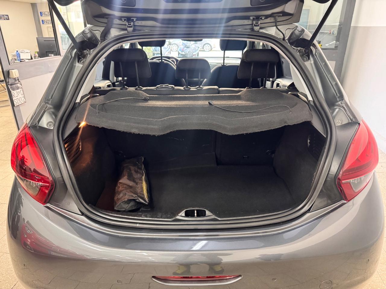 Peugeot 208 1.6 HDi 75 Cv 5 Porte Allure - 2017