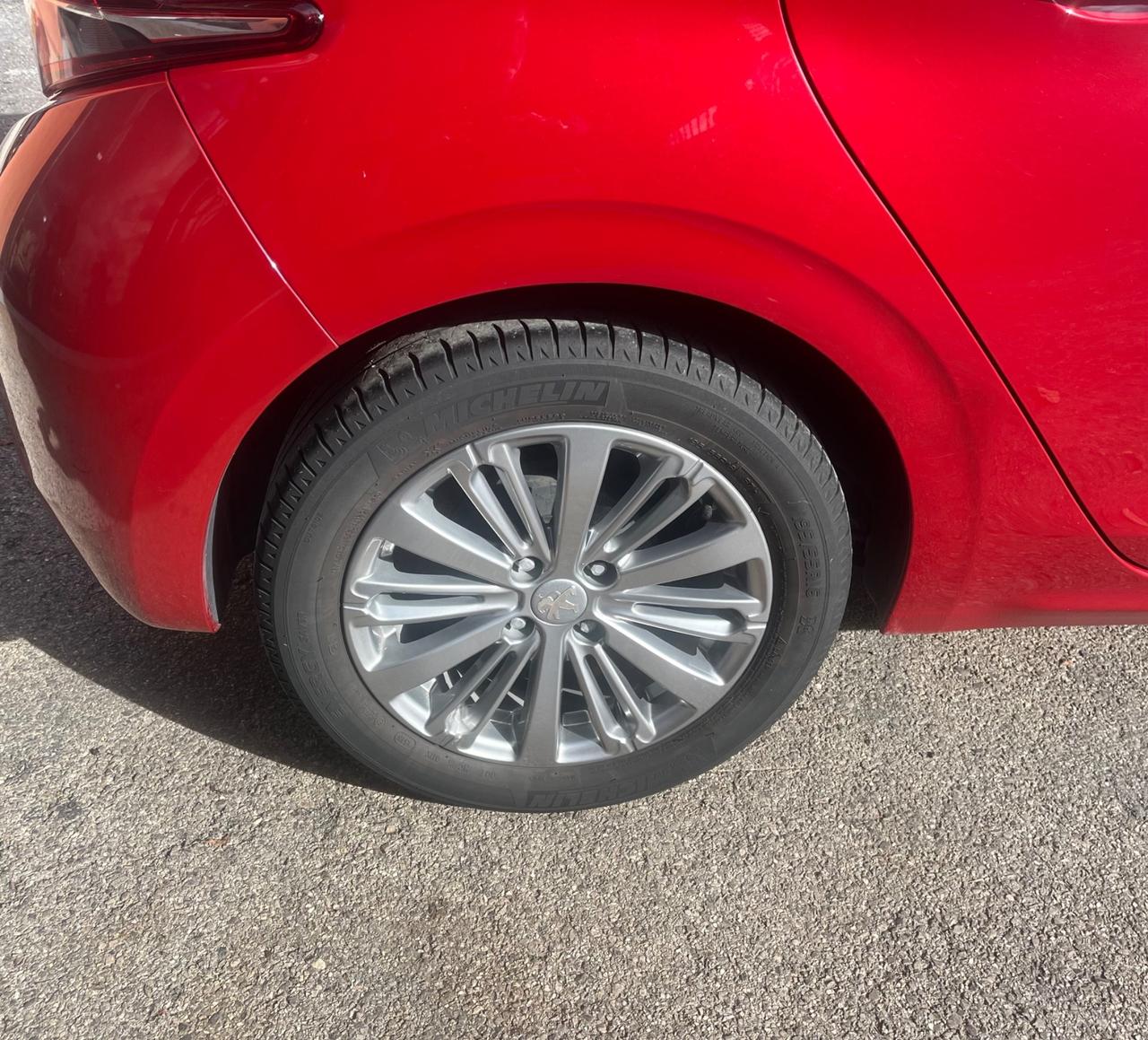 Peugeot 208 PureTech 82 5 porte Style-Km 85500-