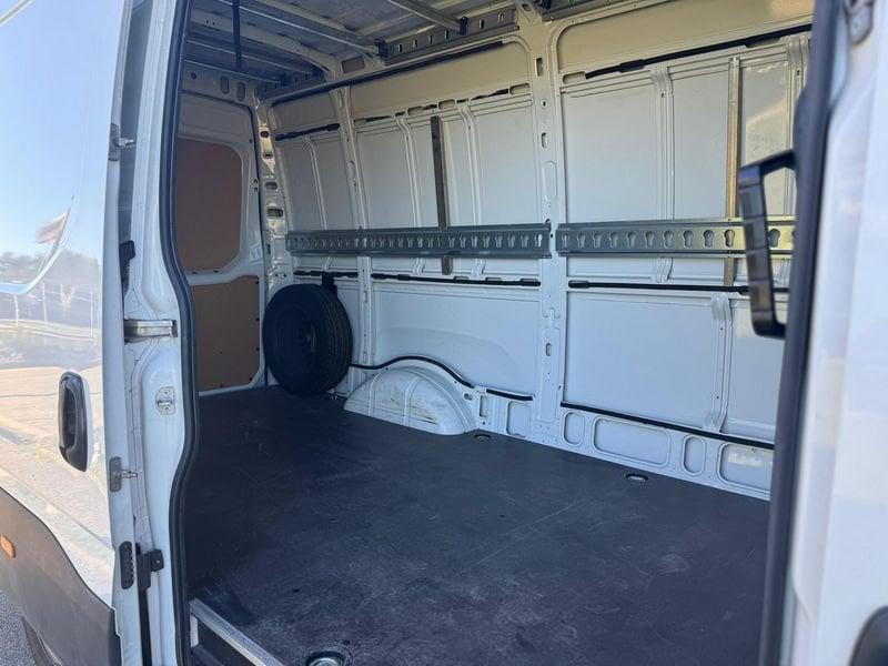 Iveco Daily Daily 35S14V 2.3 HPT PM-SL-TM Furgone PREZZO + IVA
