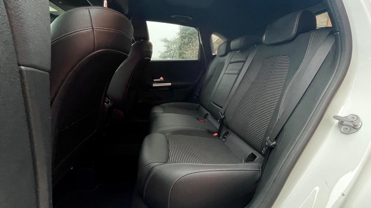 MERCEDES-BENZ CLASSE B 180D PREMIUM 116CV - PELLE, TETTO, VIRTUAL COCKPIT, NEOPATENTATI