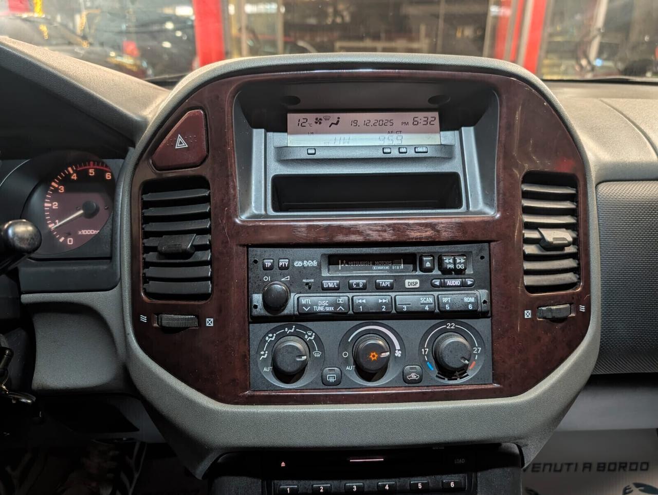 Mitsubishi Pajero 3.2 5 POSTI CAMBIO AUTOMATICO