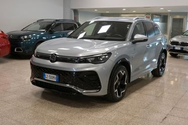 VOLKSWAGEN TIGUAN NEW 2.0 TDI 150CV DSG R-LINE ( FARI IQ-LIGHT - DIGITAL COCKPIT - ADAPTIVE CRUISE - PELLE - CLIMATRONIC - AMBIENT LIGHTS - APP CONNECT - PARK ASSIST - TELECAMERA POST. - CERCHI 19 )