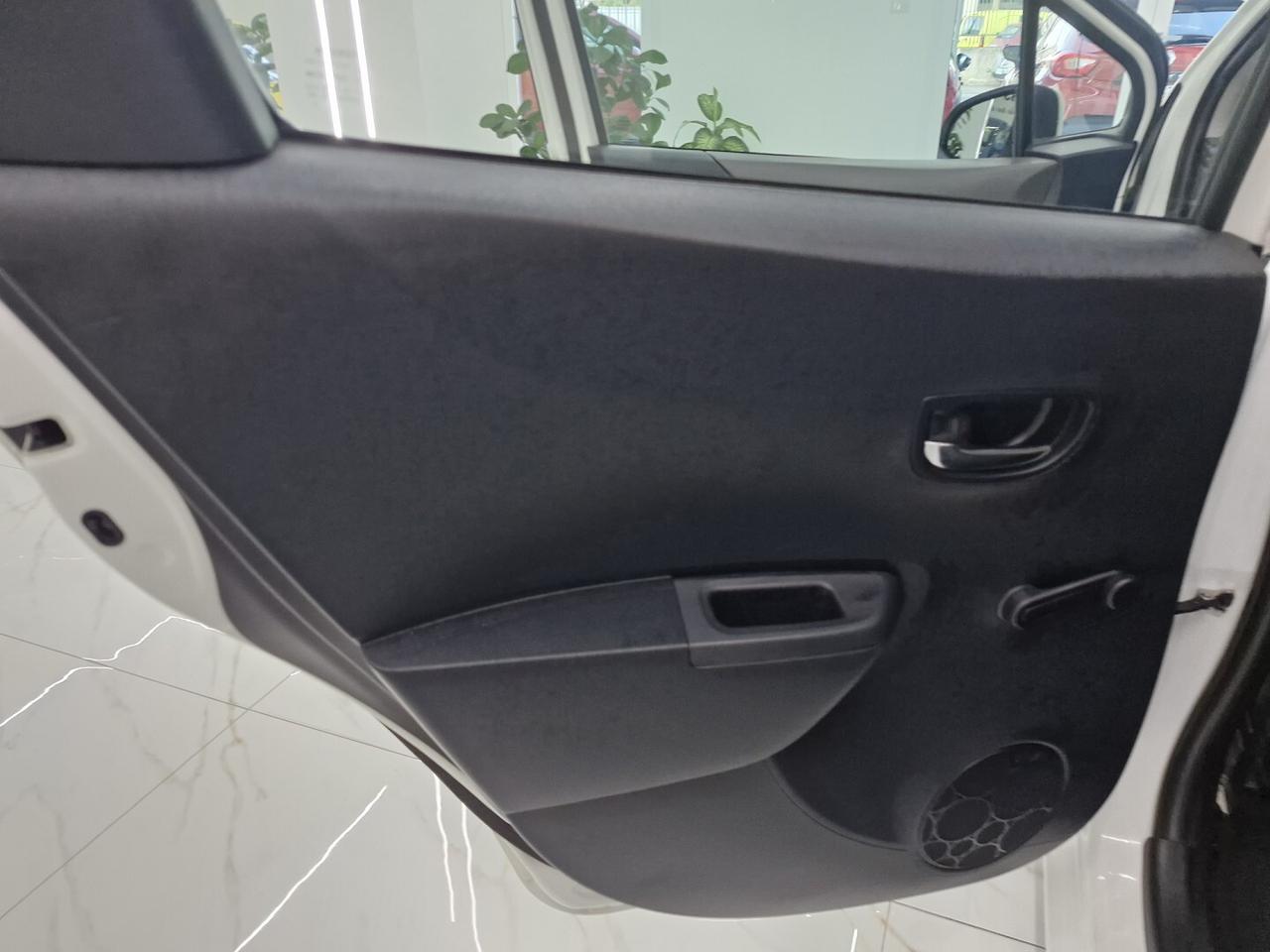 TOYOTA YARIS 1.0 BENZINA 69CV X NEOPATENTATI