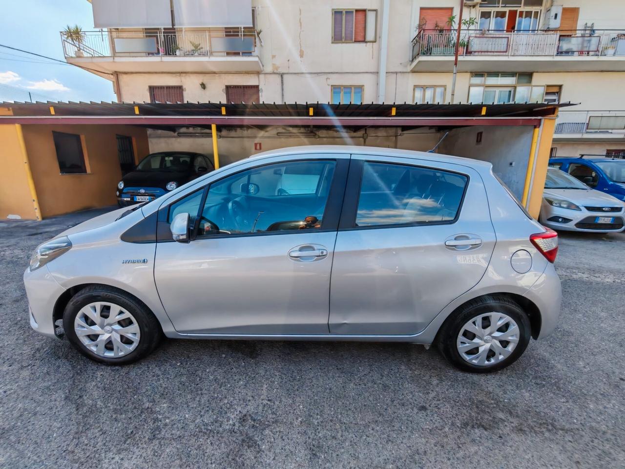 Toyota Yaris 1.5 Hybrid 5 porte Business