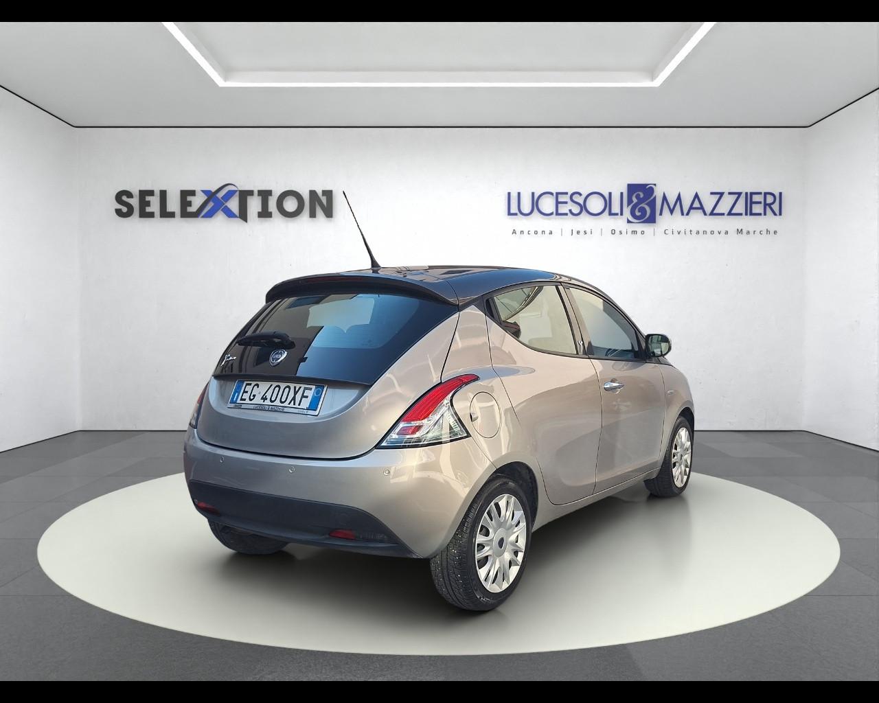 LANCIA Ypsilon 3ª serie - Ypsilon 1.2 69 CV 5 porte S&S Gold