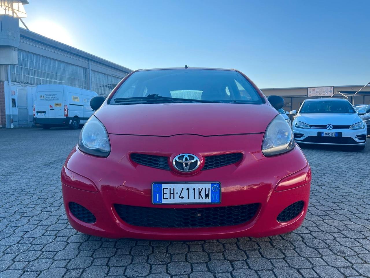 Toyota Aygo 1.0 12V VVT-i 5 porte Deep Ocean Connect