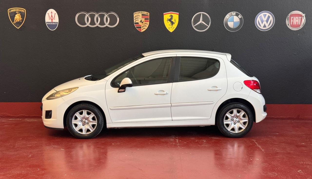 Peugeot 207 1.4 HDi 70CV 5p. OK NEOPATENTATI