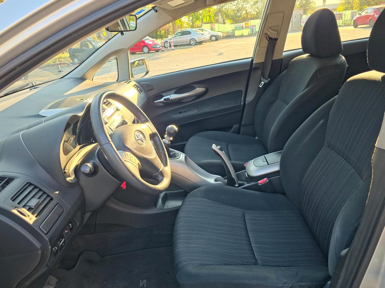 Toyota Auris 2.0 D-4D DPF 5 porte Sol CV-126 E4 Manuale NEO 2007