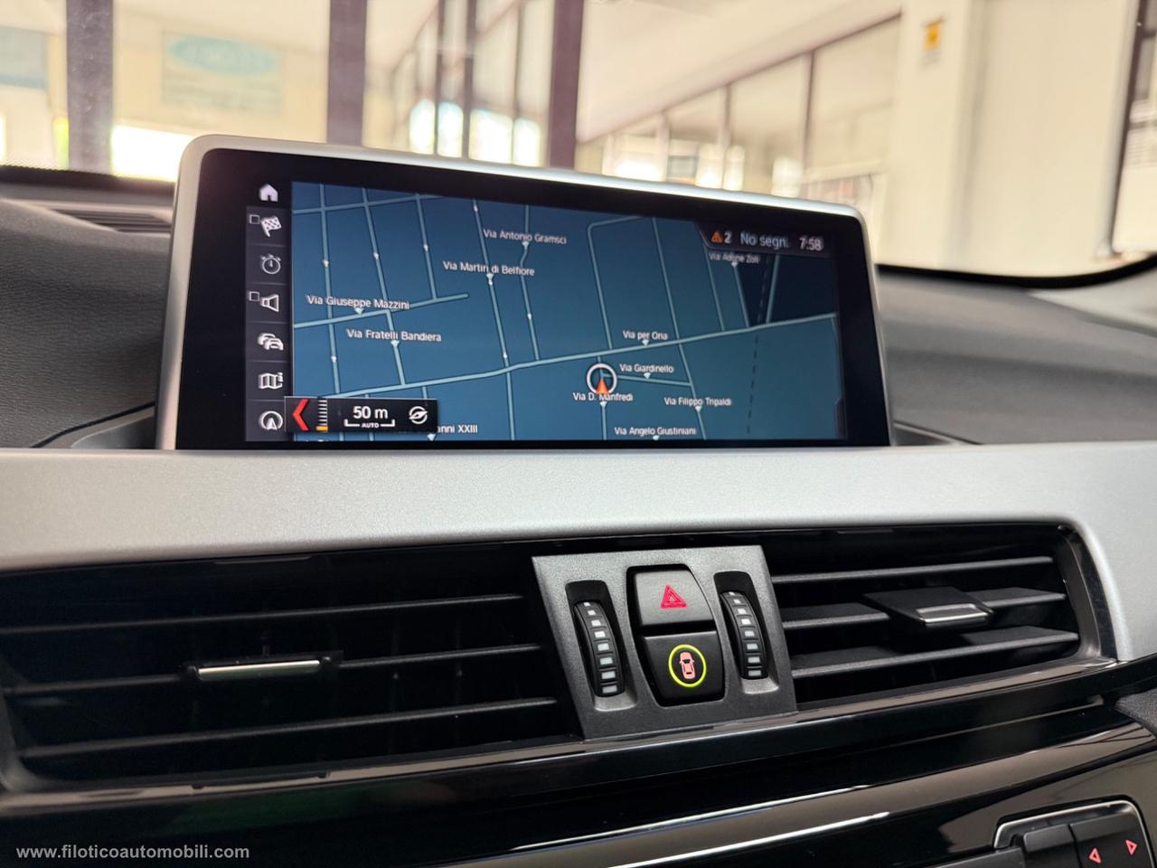 BMW X1 xDrive20d Business Advantage TETTO PANORAMICO - LED