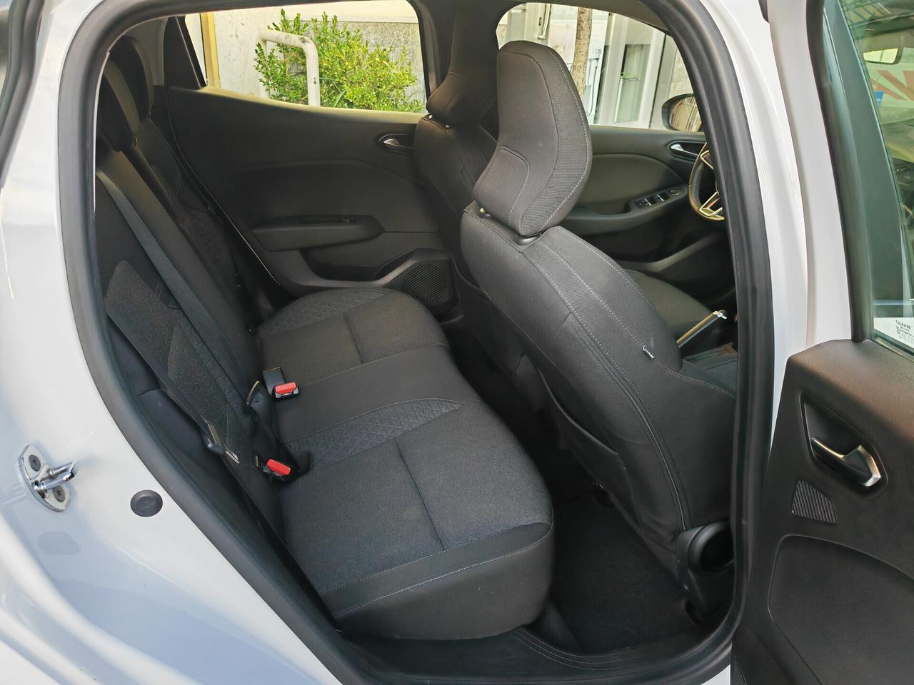 RENAULT CLIO FULL HYBRID E-TECH INITALE PARIS CV140 KW103