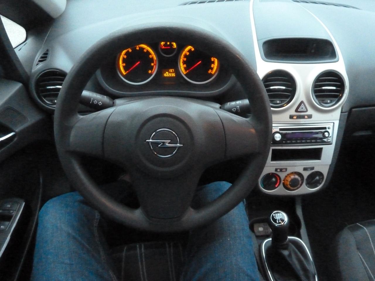 Opel Corsa 1.2 3 porte Club Ok Neopatentati