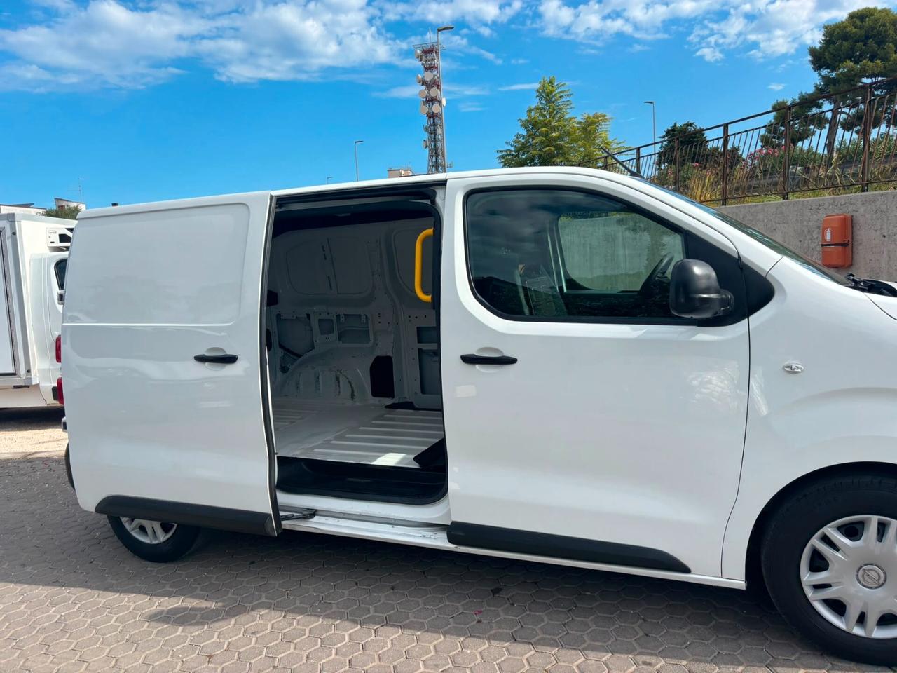 OPEL VIVARO 1.5 DIESEL 120 CV – 2020 – PORTATA 1.004 KG