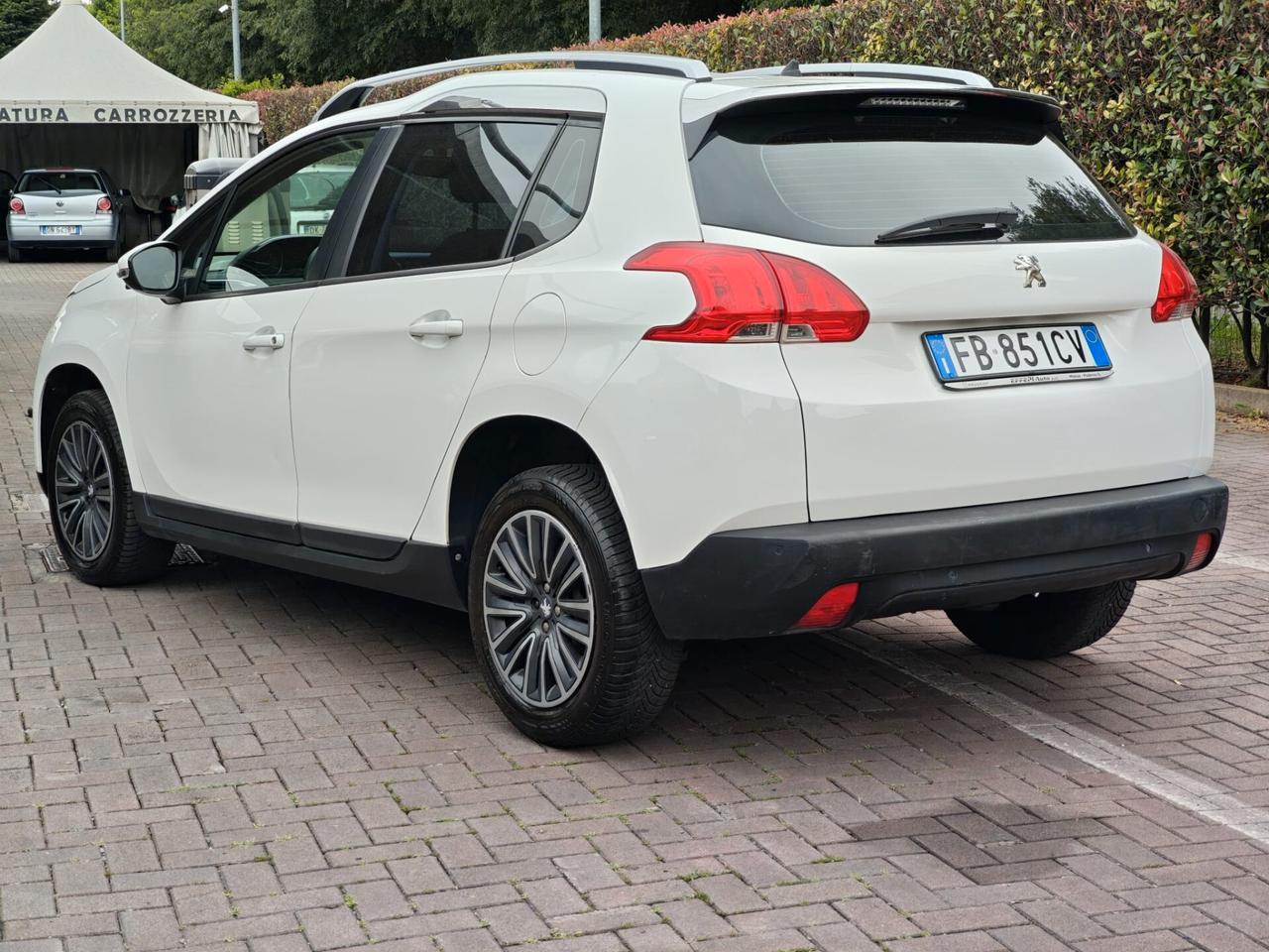 Peugeot 2008 BlueHDi 100 Allure EURO 6B