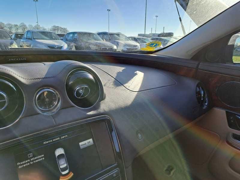 Jaguar XJ 3.0d V6 Portfolio auto my13