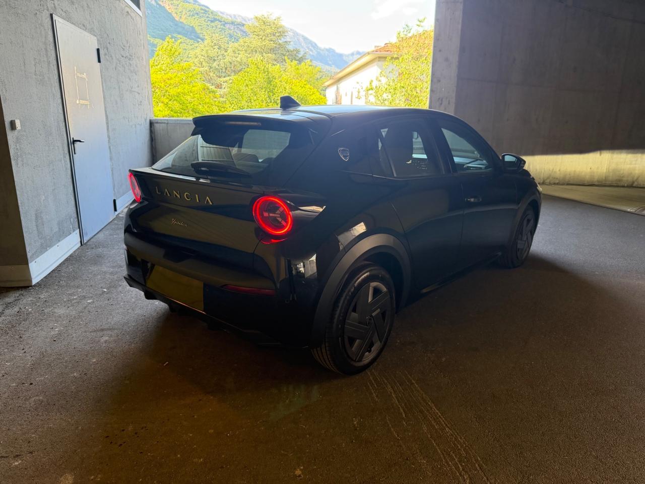 Lancia Ypsilon Hybrid e-DCT
