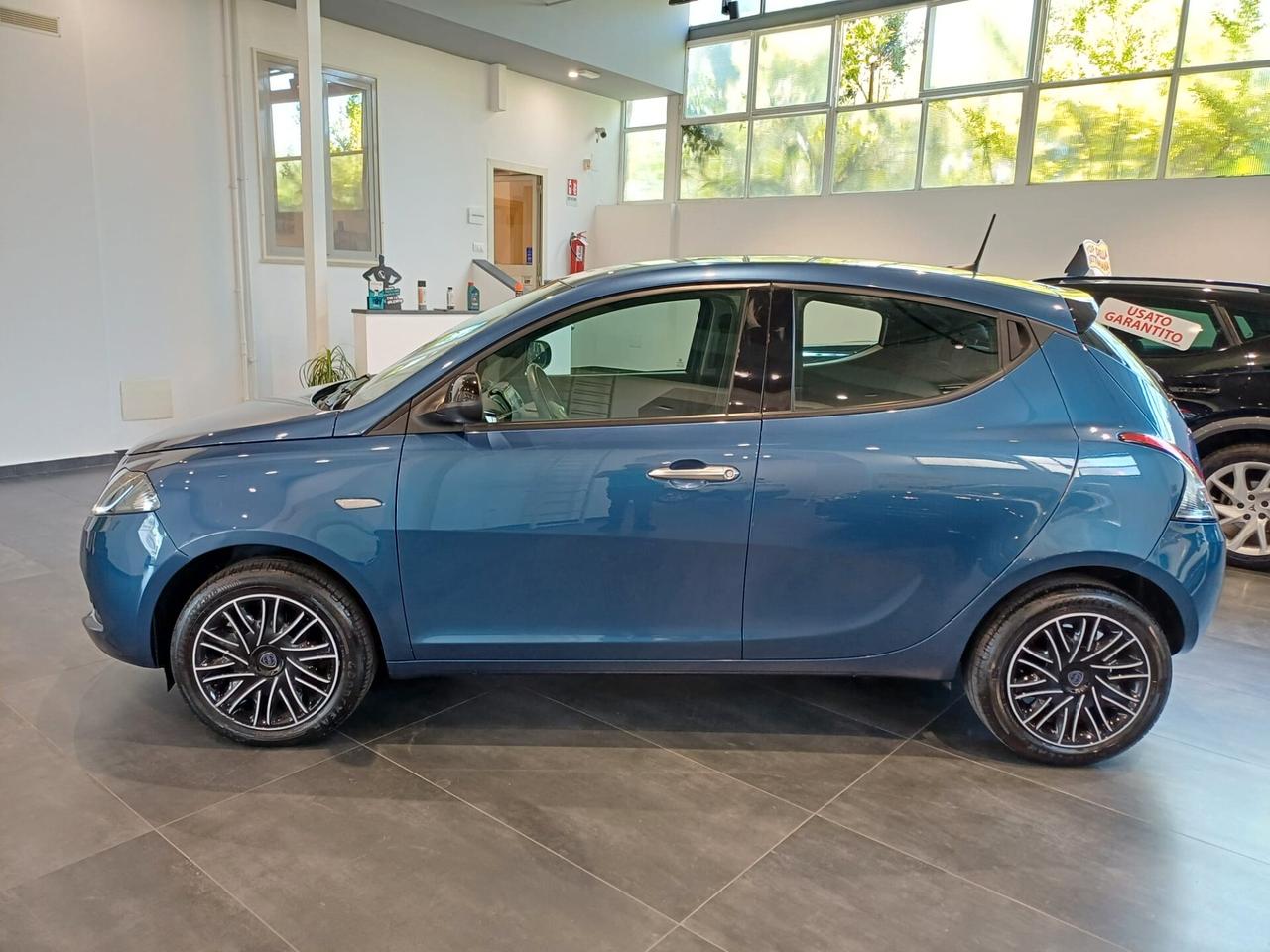 Lancia Ypsilon 1.0 FireFly 5 porte S&S Hybrid Gold