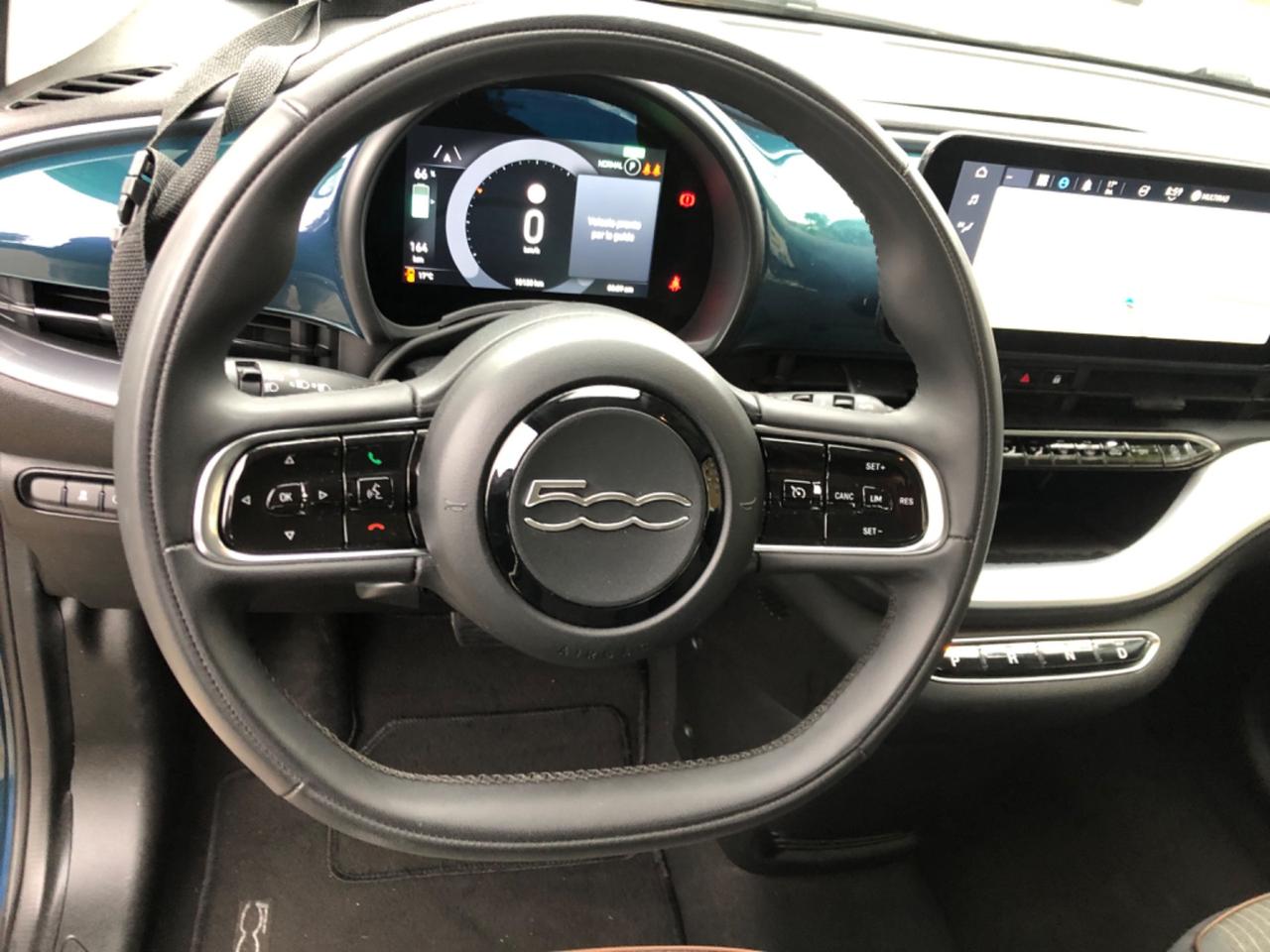 Fiat 500 500e Berlina 42 kWh Opening Edition Business