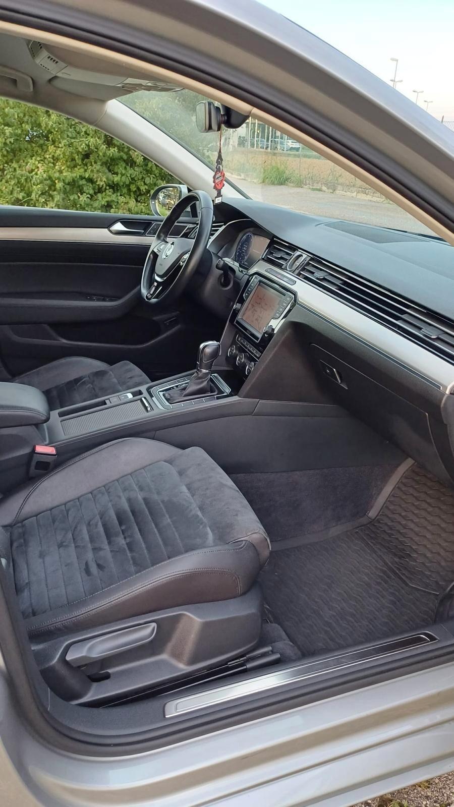 Volkswagen Passat 2.0 TDI DSG Highline BlueMotion Technology