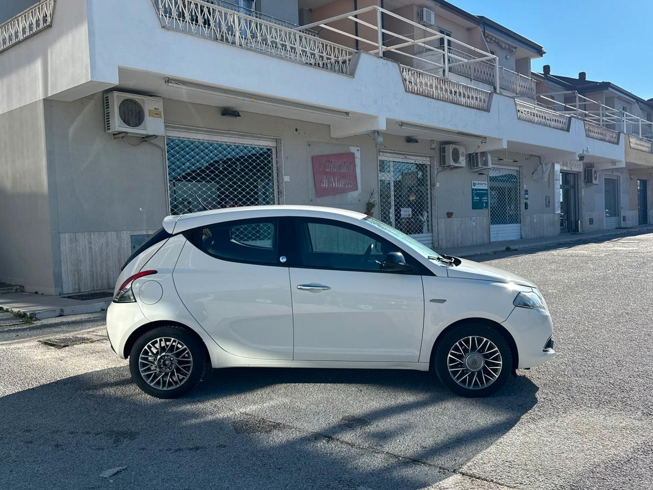 Lancia Ypsilon 1.2 69 CV 5 porte GPL Ecochic Gold