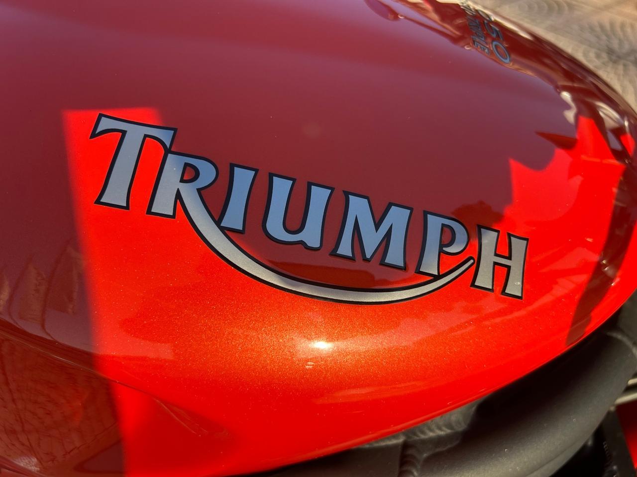 triumph speed triple 1050