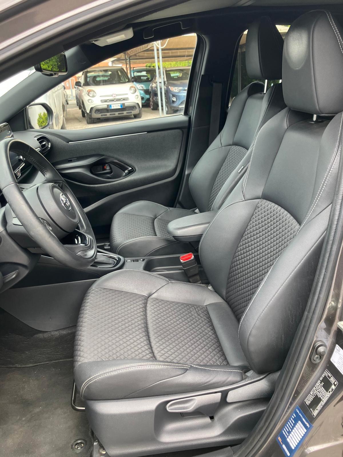 TOYOTA YARIS 1.5 Hybrid 5 Porte Lounge