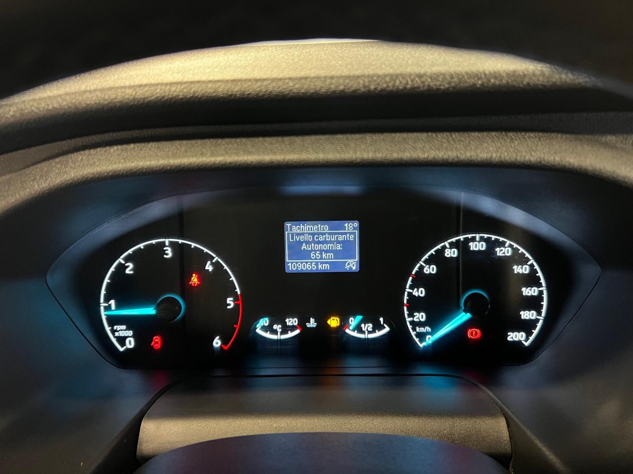 Ford Transit Custom 320 2.0 EcoBlue Hybrid 130 PC Combi Trend