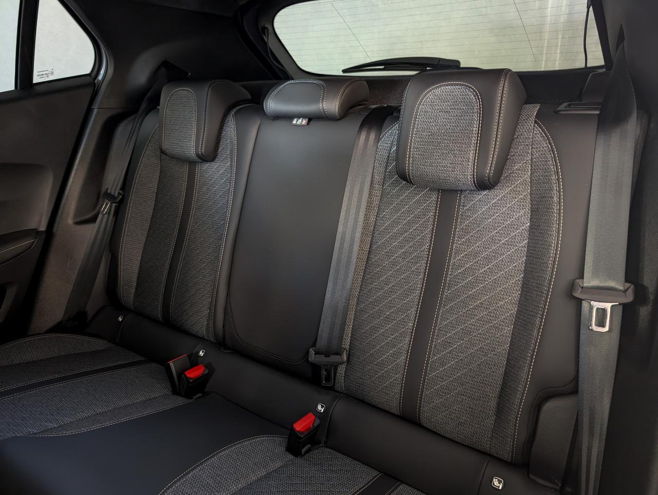 Peugeot 2008 1.2 puretech 100cv Allure