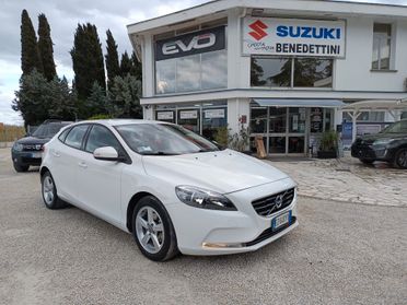 Volvo V40 D2 1.6 Momentum Tua a 169€/*mese